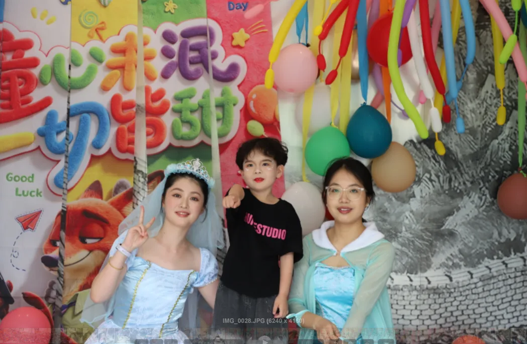 双语剧场盛大开幕