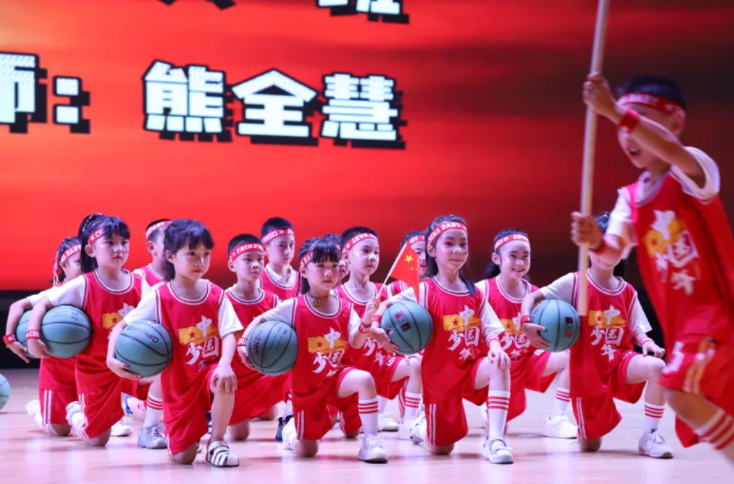《中国篮球梦》精彩剧照1